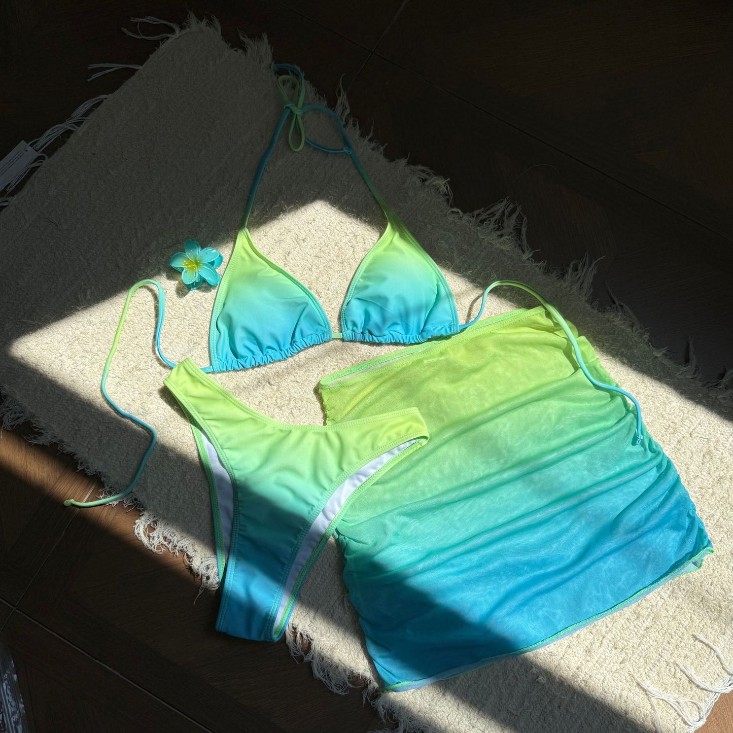 (4 days ready to ship) SY gradient three-piece bikini